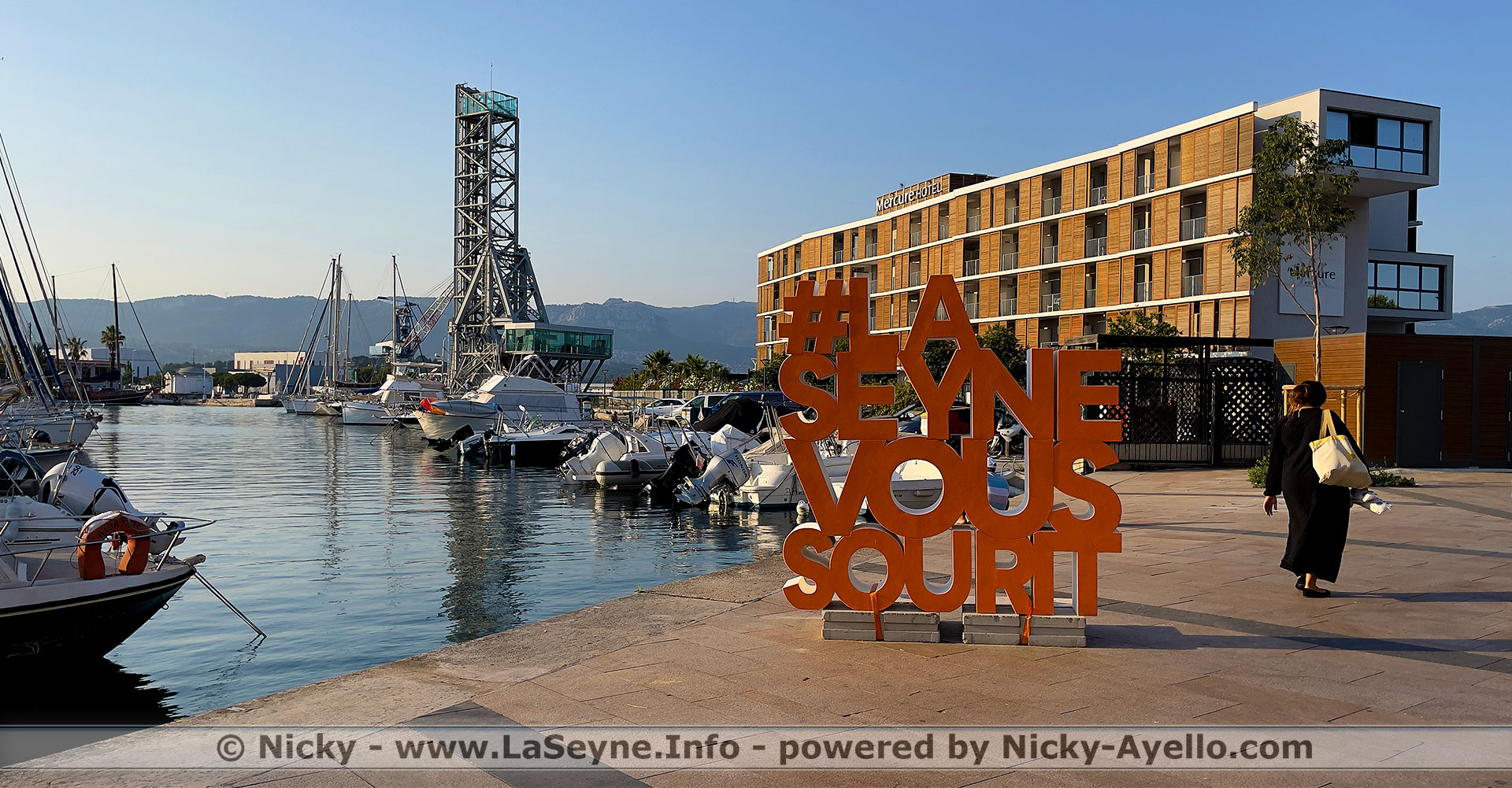 La Seyne: Ça fait jaser: Le Logo de grande Taille "#LaSeyneVousSourit" suscite des ... -